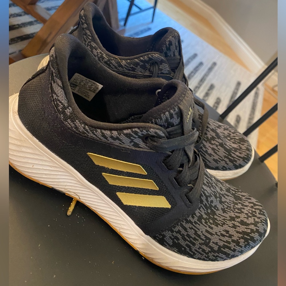 Women’s Adidas Tennis Shoe - black and gold. Size 7.5